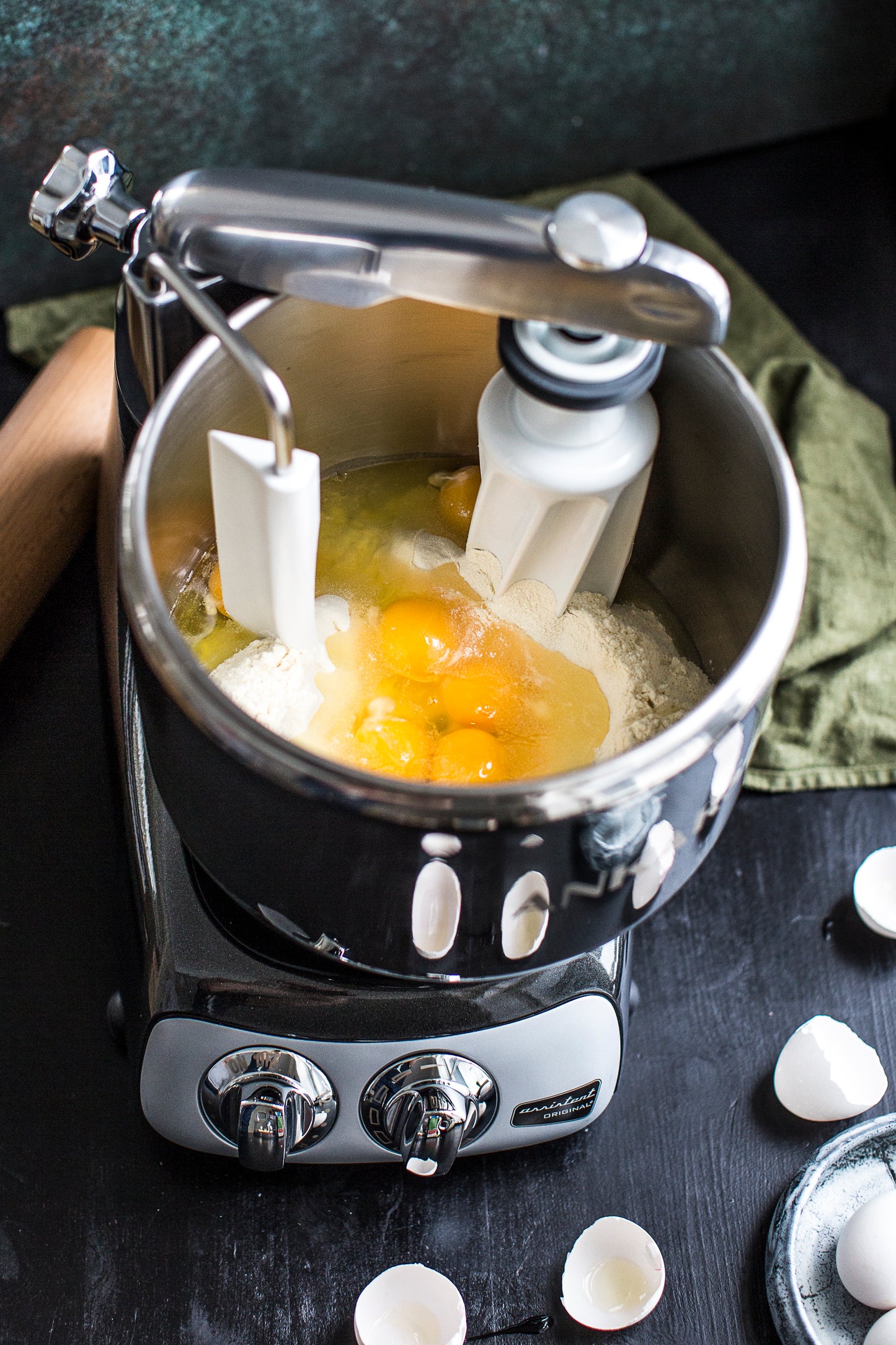 Ankarsrum Assistent Original Stand Mixer - Black Diamond